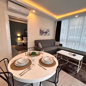 Hadrians Tower Aparthotel